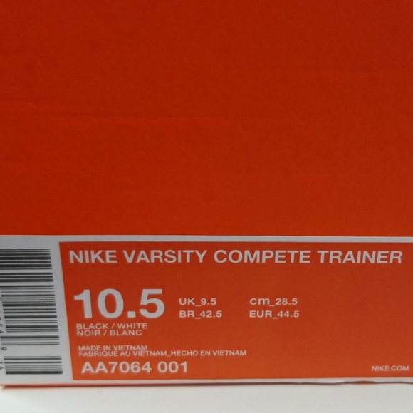 nike varsity comp 2 trainers mens